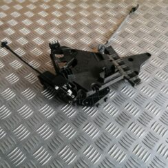 Aizmugurējo labo durvju slēdzene priekš VOLVO S80 2007 GREY