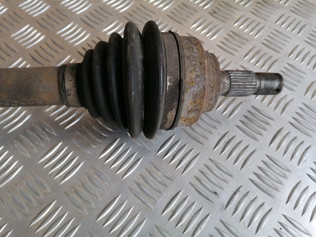 Pusass priekšēja labā priekš CITROEN C4 2006 4 Pusass priekšēja labā priekš CITROEN C4 2006