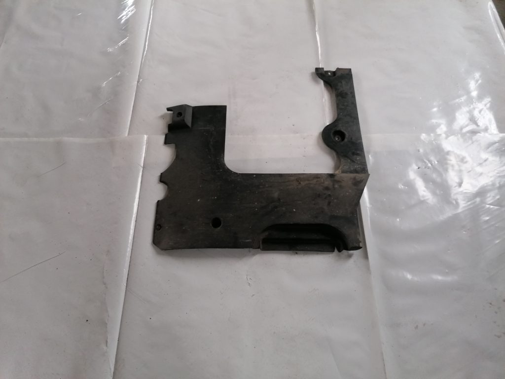 Degvielas sadales caurules putekļu aizsargs priekš CITROEN C4 2006 1 Degvielas sadales caurules putekļu aizsargs priekš CITROEN C4 2006