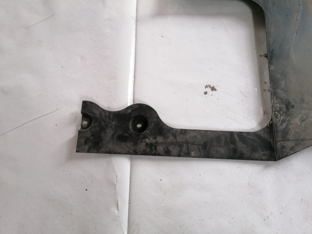 Degvielas sadales caurules putekļu aizsargs priekš CITROEN C4 2006 3 Degvielas sadales caurules putekļu aizsargs priekš CITROEN C4 2006