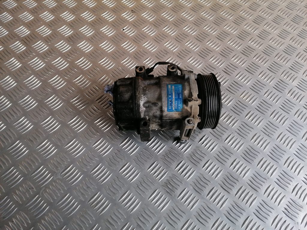 Gaisa kondicioniera kompresors priekš VOLVO C30 2008 TURQUOISE 1 Gaisa kondicioniera kompresors priekš VOLVO C30 2008 TURQUOISE