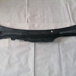 Vējstikla uzlikas (deflektora) režģis priekš VOLVO C30 2008 TURQUOISE