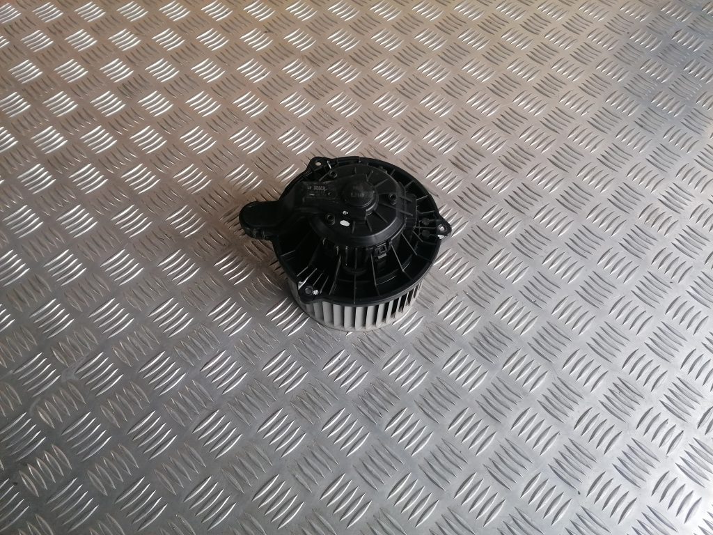 Salona ventilators priekš HYUNDAI I30 2012 1 Salona ventilators priekš HYUNDAI I30 2012