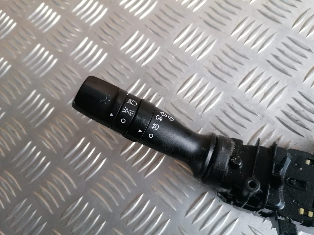 Stūres statnes slēdzis priekš HYUNDAI I30 2012 3 Stūres statnes slēdzis priekš HYUNDAI I30 2012