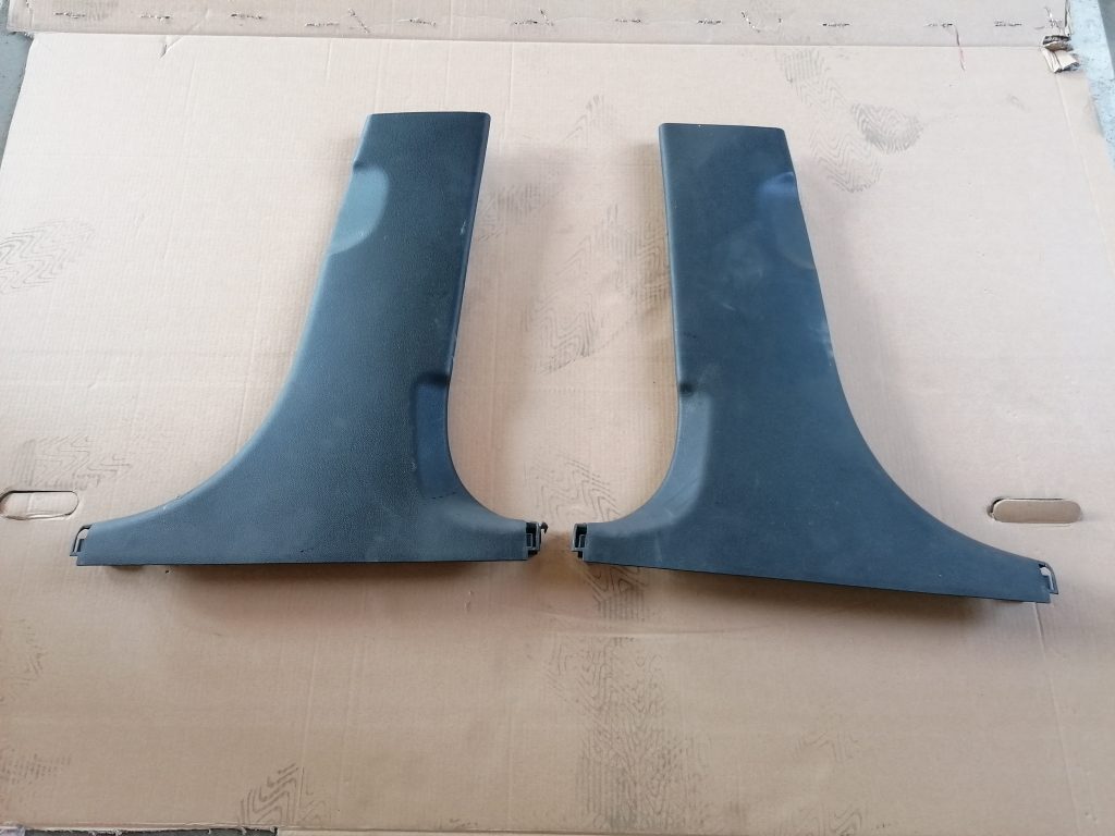 Vidējas salona statnes apdare priekš HYUNDAI I30 2012 1 Vidējas salona statnes apdare priekš HYUNDAI I30 2012