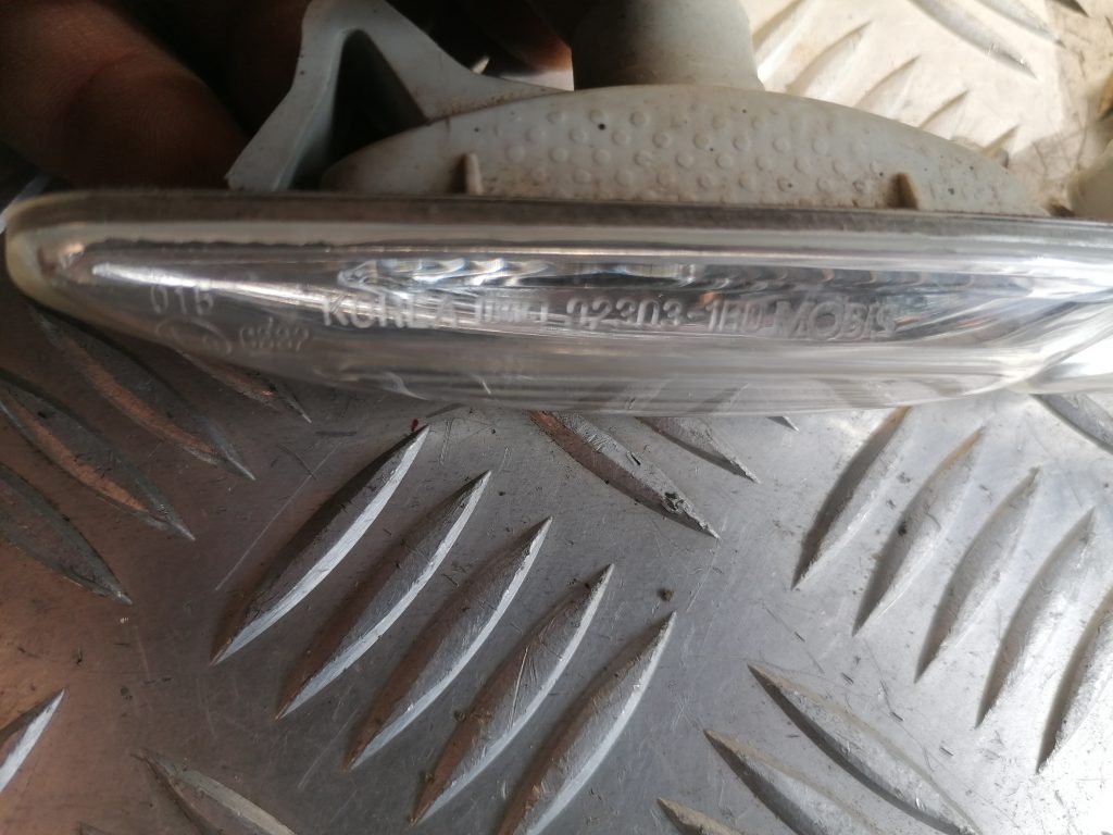 Pagrieziena signala lukturis priekš HYUNDAI I30 2012 2 Pagrieziena signala lukturis priekš HYUNDAI I30 2012