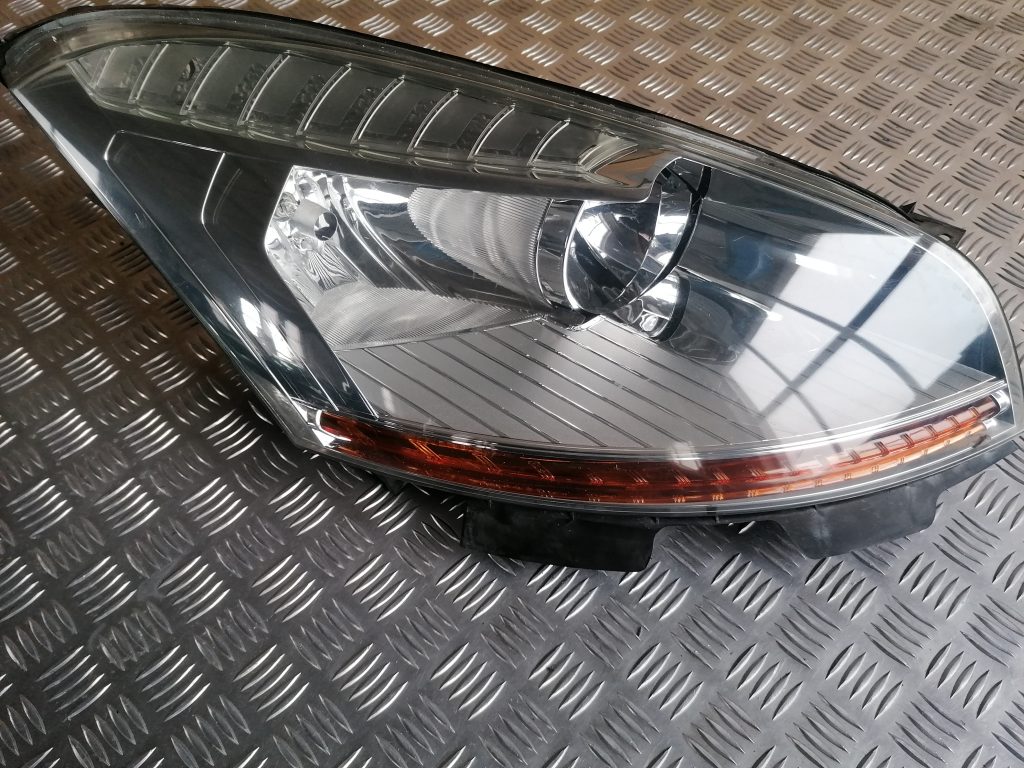 Priekšējais labais lukturis priekš CITROEN PICASSO 2007 2 Priekšējais labais lukturis priekš CITROEN PICASSO 2007