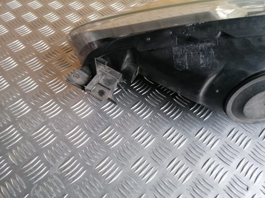 Priekšējais labais lukturis priekš CITROEN PICASSO 2007 5 Priekšējais labais lukturis priekš CITROEN PICASSO 2007