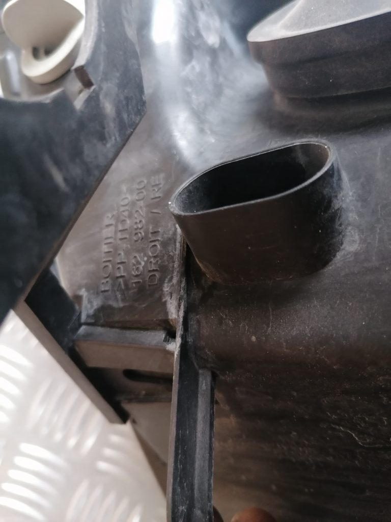 Priekšējais labais lukturis priekš CITROEN PICASSO 2007 6 Priekšējais labais lukturis priekš CITROEN PICASSO 2007