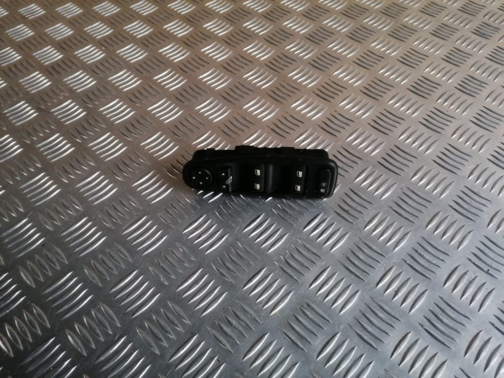 Šofera durvju slēdža pogas priekš CITROEN PICASSO 2007 1 Šofera durvju slēdža pogas priekš CITROEN PICASSO 2007