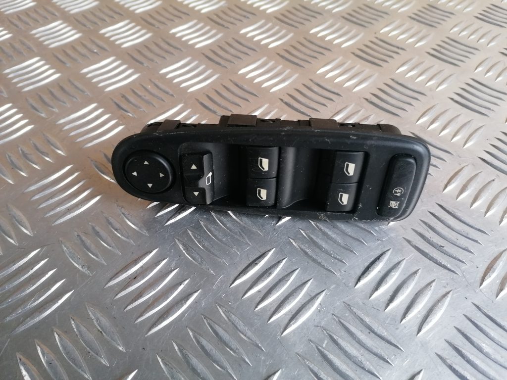 Šofera durvju slēdža pogas priekš CITROEN PICASSO 2007 2 Šofera durvju slēdža pogas priekš CITROEN PICASSO 2007