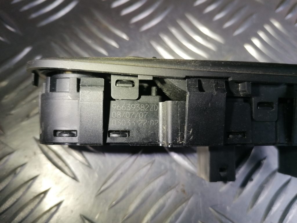 Šofera durvju slēdža pogas priekš CITROEN PICASSO 2007 4 Šofera durvju slēdža pogas priekš CITROEN PICASSO 2007