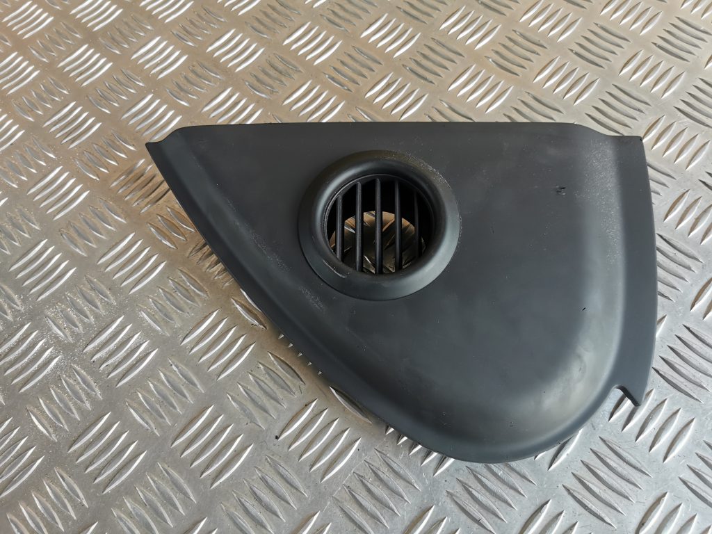 Mērinstrumentu paneļa sānu apdare priekš VW PHAETON 2005 3 Mērinstrumentu paneļa sānu apdare priekš VW PHAETON 2005