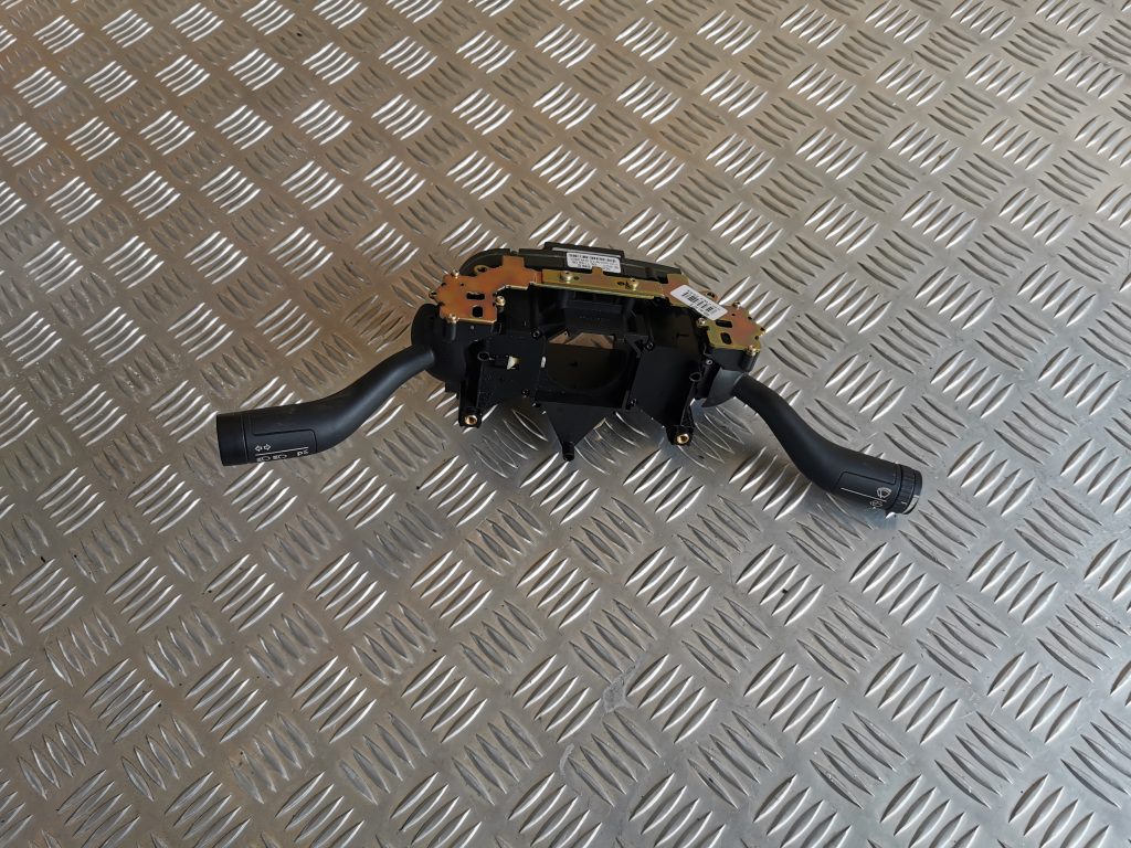 Stūres statnes slēdzis priekš VW PHAETON 2005 2 Stūres statnes slēdzis priekš VW PHAETON 2005