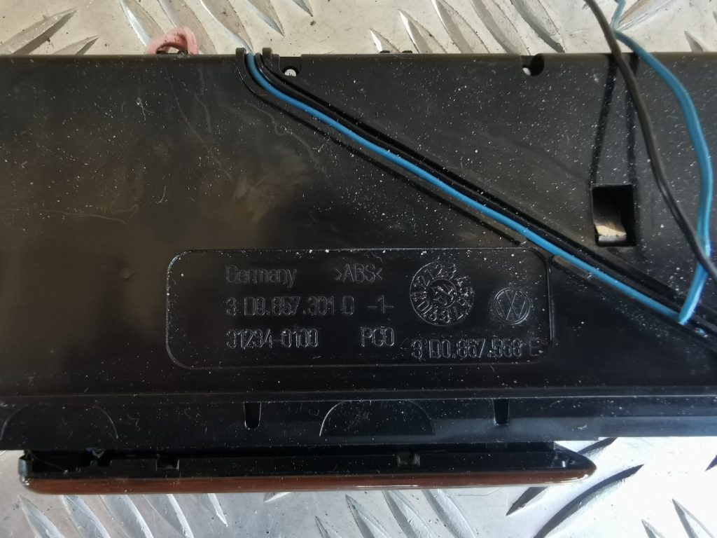 Pelnu trauks priekš VW PHAETON 2005 3 Pelnu trauks priekš VW PHAETON 2005