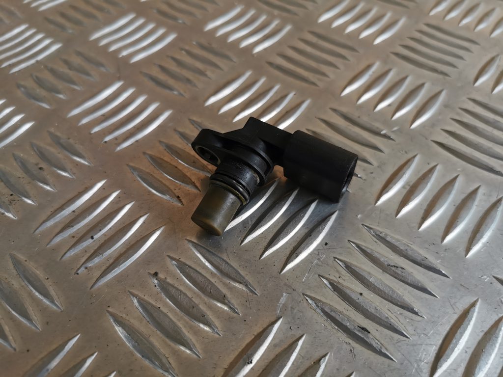 Sadales vārpstas devējs priekš VW PHAETON 2005 2 Sadales vārpstas devējs priekš VW PHAETON 2005