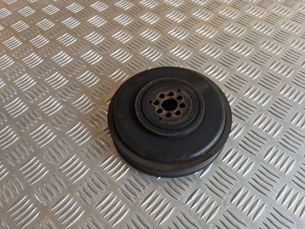 Skriemelis priekš VW PHAETON 2005 1 Skriemelis priekš VW PHAETON 2005