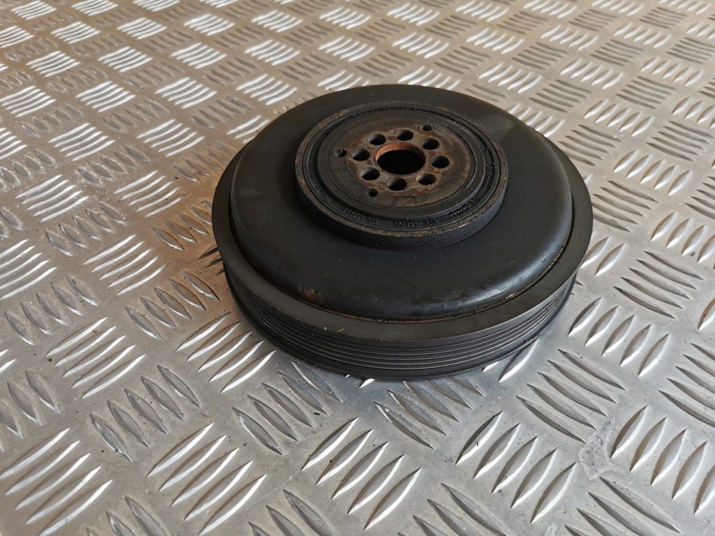 Skriemelis priekš VW PHAETON 2005 2 Skriemelis priekš VW PHAETON 2005