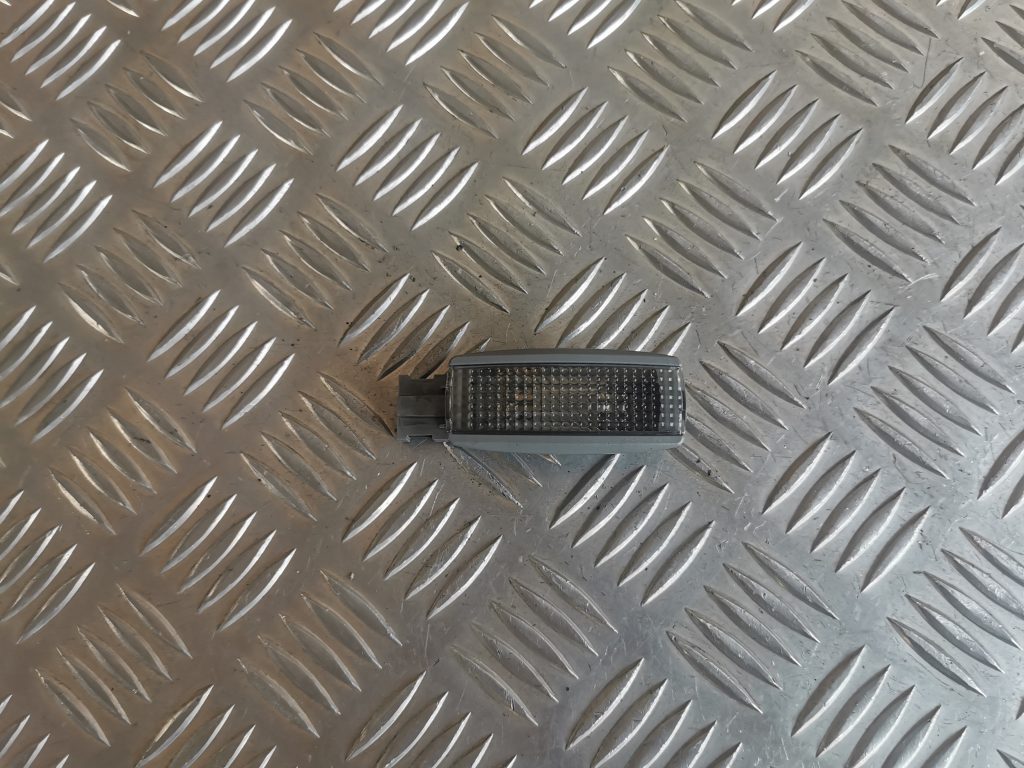 Saules aizsarga apgaismojums priekš VW PHAETON 2005 3 Saules aizsarga apgaismojums priekš VW PHAETON 2005