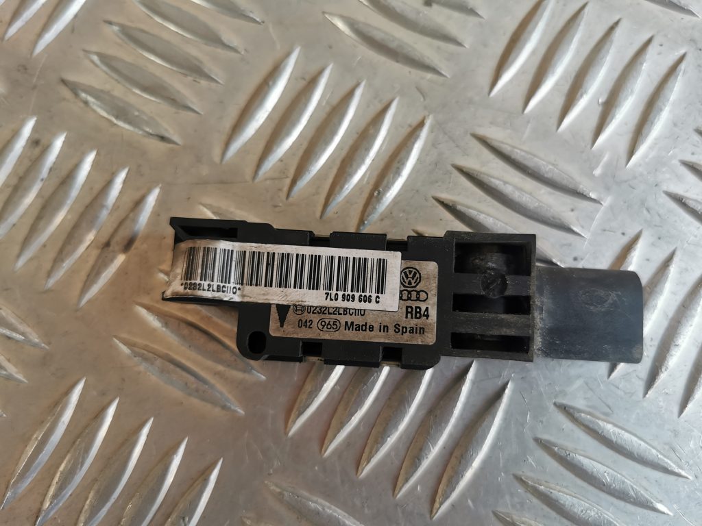 Drošības spilvena trieciensensors priekš VW PHAETON 2005 4 Drošības spilvena trieciensensors priekš VW PHAETON 2005