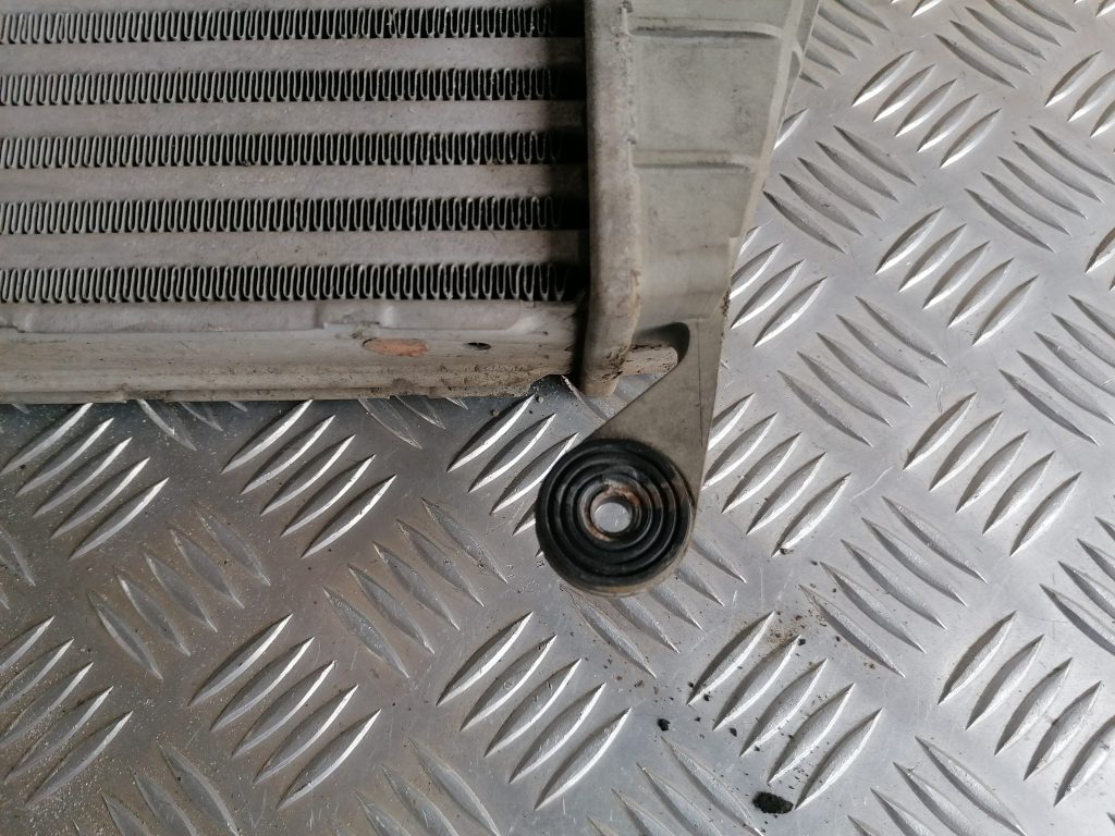 Interkūleris priekš VW PHAETON 2005 3 Interkūleris priekš VW PHAETON 2005