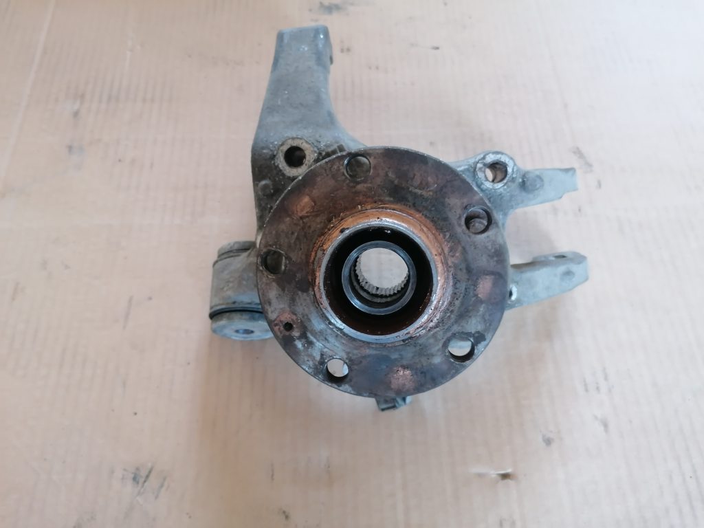 Stūres šarnīrs aizmugurē pa labi priekš VW PHAETON 2005 3 Stūres šarnīrs aizmugurē pa labi priekš VW PHAETON 2005