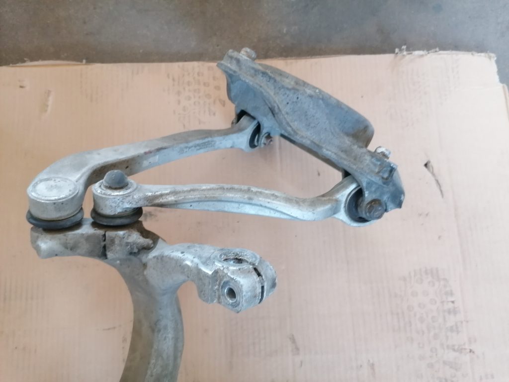 Stūres šarnīrs priekšā pa labi priekš VW PHAETON 2005 6 Stūres šarnīrs priekšā pa labi priekš VW PHAETON 2005