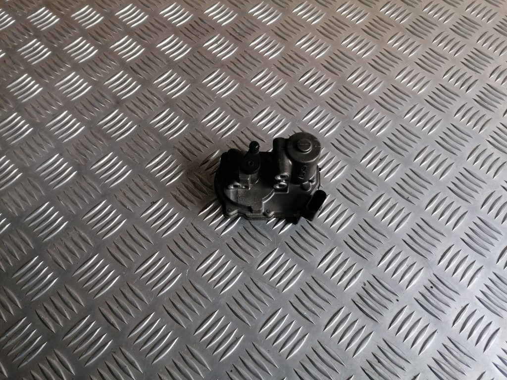 Ieplūdes kolektora garuma mērīšanas mehānisms priekš VW PHAETON 2005 1 Ieplūdes kolektora garuma mērīšanas mehānisms priekš VW PHAETON 2005