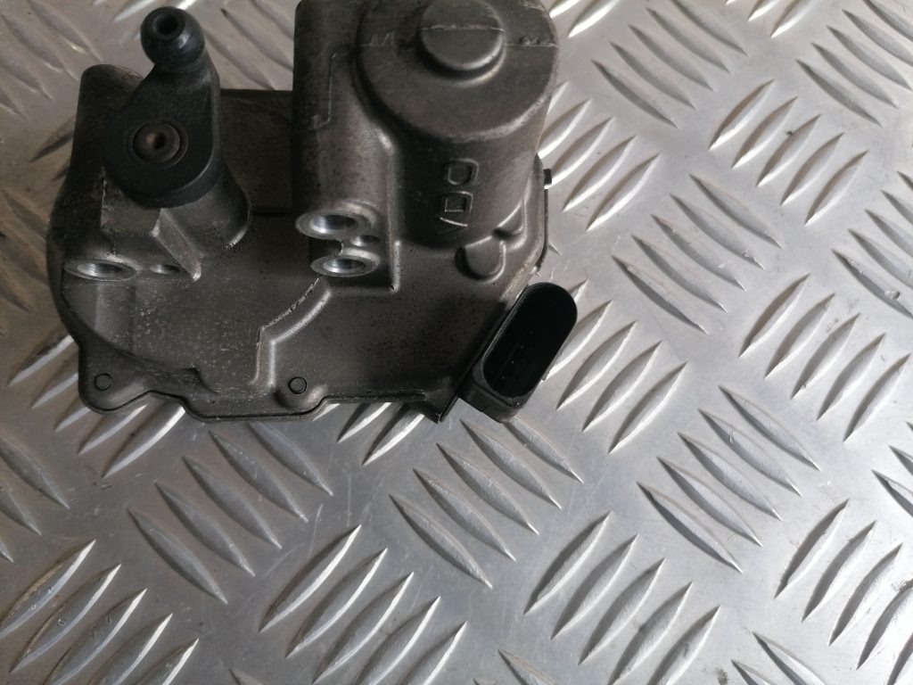 Ieplūdes kolektora garuma mērīšanas mehānisms priekš VW PHAETON 2005 3 Ieplūdes kolektora garuma mērīšanas mehānisms priekš VW PHAETON 2005