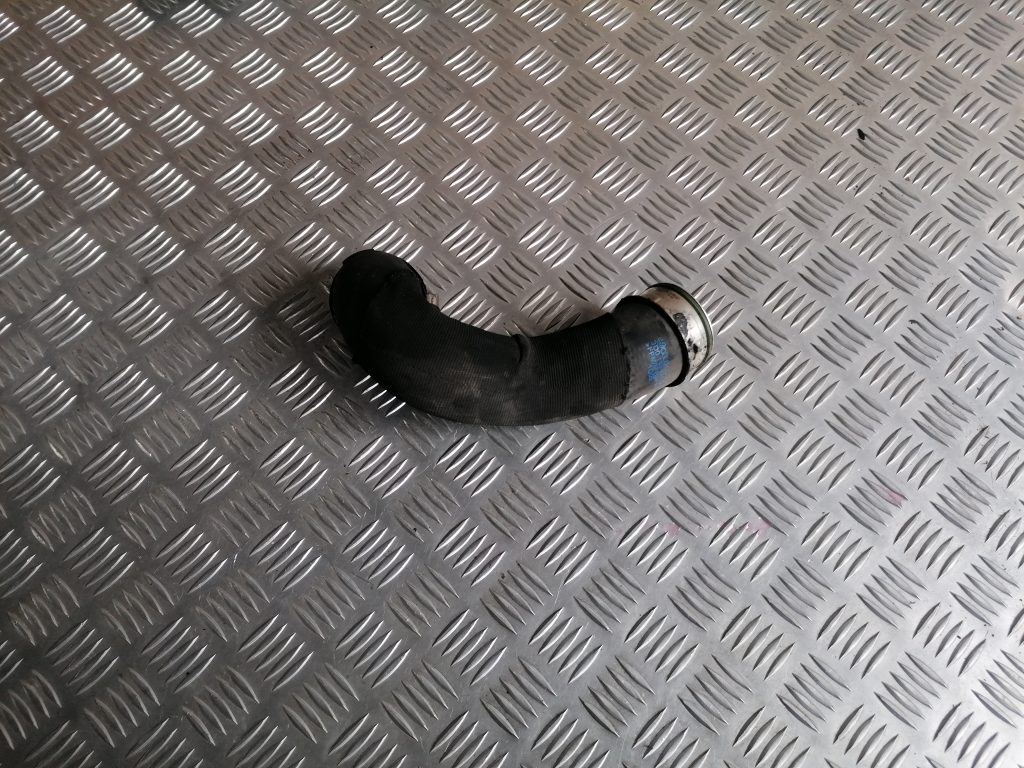 Interkulera caurule priekš VW PHAETON 2005 1 Interkulera caurule priekš VW PHAETON 2005