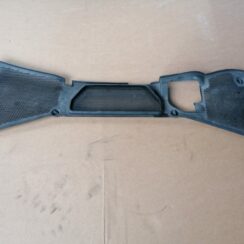 Vējstikla uzlikas (deflektora) režģis priekš VW PHAETON 2005