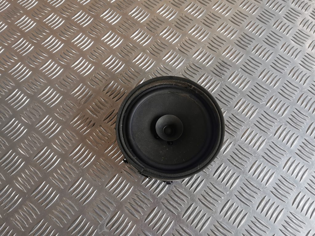 Durvju skaļrunis, apakšā priekš MITSUBISHI LANCER 2009 1 Durvju skaļrunis, apakšā priekš MITSUBISHI LANCER 2009