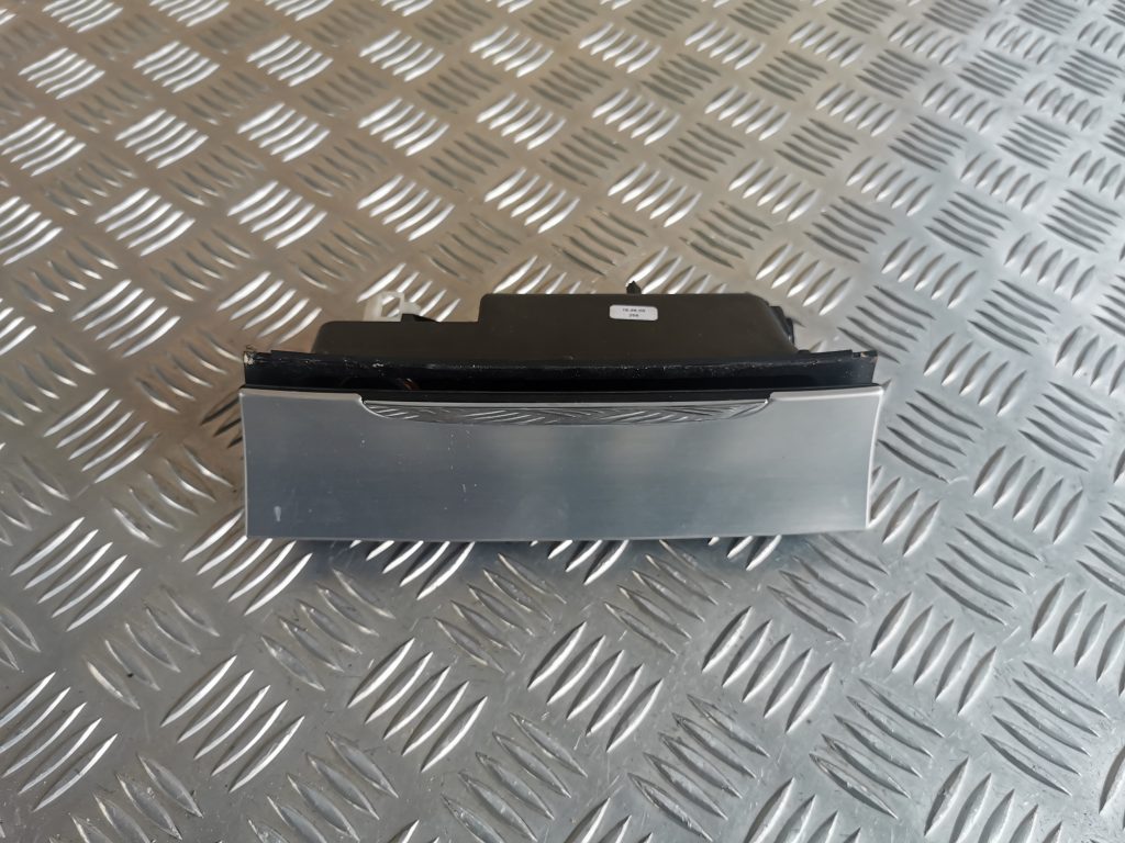 Pelnu trauks priekš VW PASSAT CC 2009 2 Pelnu trauks priekš VW PASSAT CC 2009