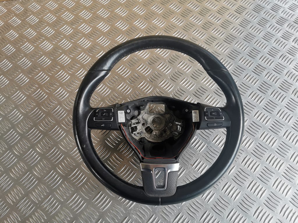 Stūre priekš VW PASSAT CC 2009 1 Stūre priekš VW PASSAT CC 2009