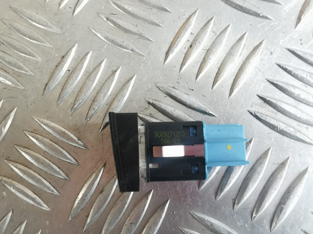 Riepu spiediena kontroles poga priekš VW PASSAT CC 2009 3 Riepu spiediena kontroles poga priekš VW PASSAT CC 2009