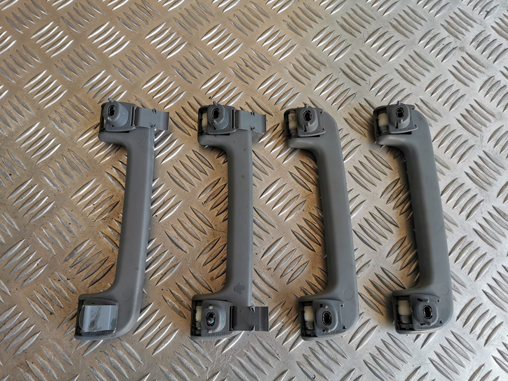 Salona rokturis griestos priekš AUDI A6 1998 3 Salona rokturis griestos priekš AUDI A6 1998