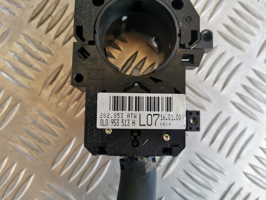 Stūres statnes slēdzis priekš AUDI A6 1998 5 Stūres statnes slēdzis priekš AUDI A6 1998