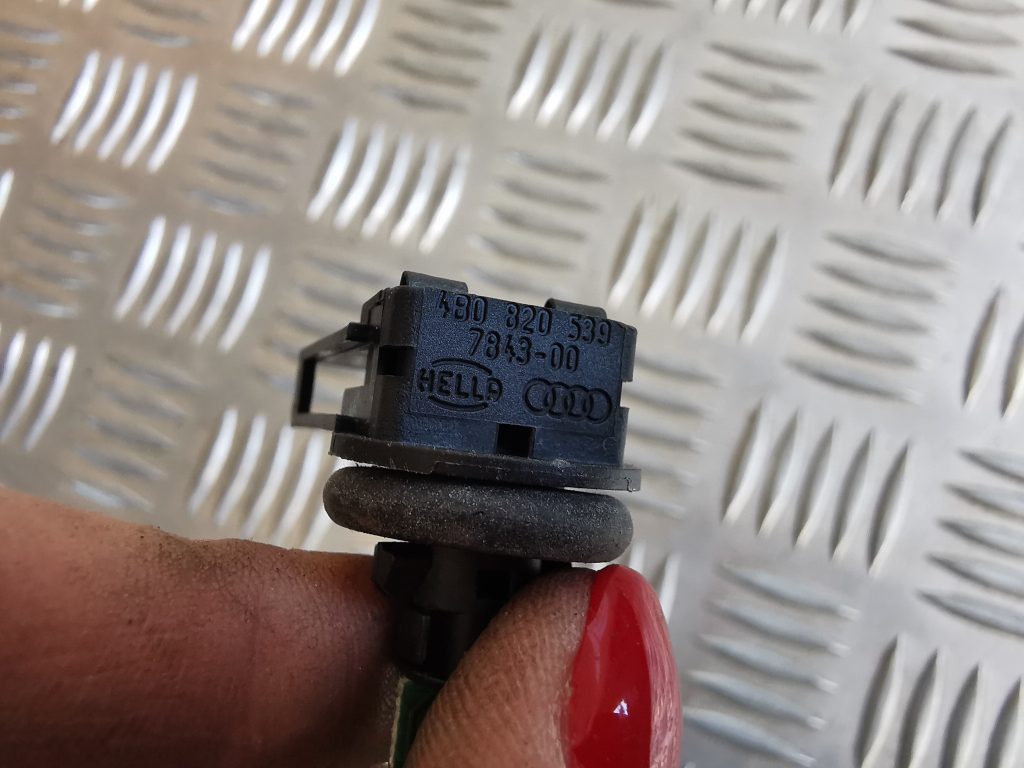 Temperatūras devejs priekš AUDI A6 1998 3 Temperatūras devejs priekš AUDI A6 1998