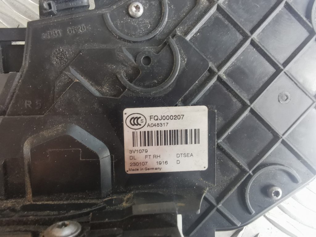 Priekšējo labo durvju slēdzene priekš LAND ROVER FREELANDER 2007 6 Priekšējo labo durvju slēdzene priekš LAND ROVER FREELANDER 2007