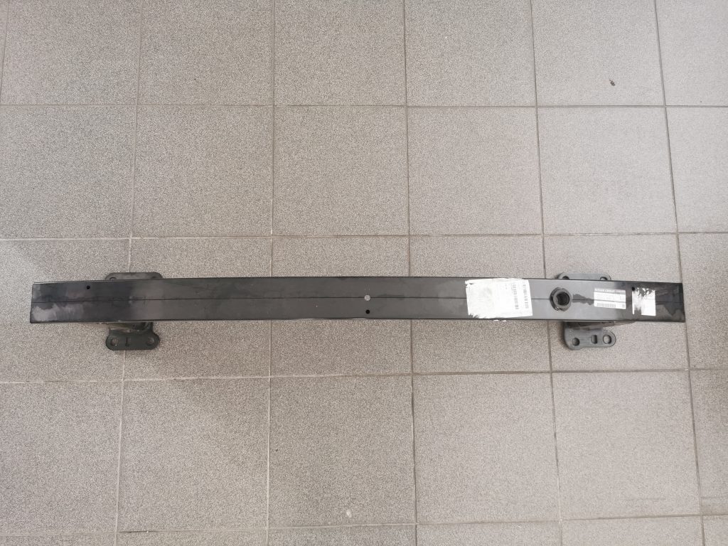 Priekšējā bufera pastiprinātājs priekš Nissan Qashqai 2008-2014 62030BR01A 1 Priekšējā bufera pastiprinātājs priekš Nissan Qashqai 2008-2014 62030BR01A