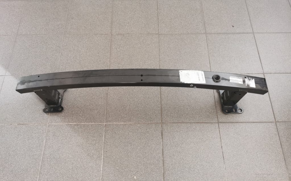 Priekšējā bufera pastiprinātājs priekš Nissan Qashqai 2008-2014 62030BR01A 2 Priekšējā bufera pastiprinātājs priekš Nissan Qashqai 2008-2014 62030BR01A