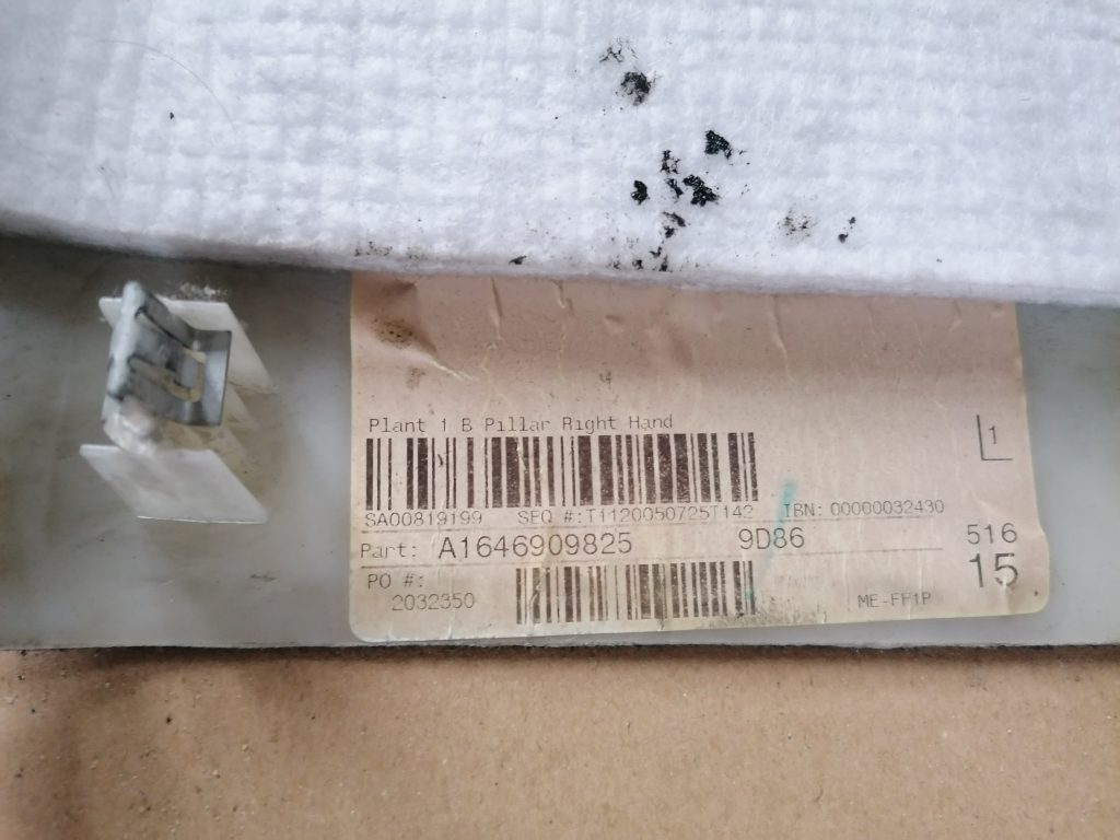 Vidējas salona statnes apdare priekš MERCEDES BENZ ML320 2005 BLACK 4 Vidējas salona statnes apdare priekš MERCEDES BENZ ML320 2005 BLACK