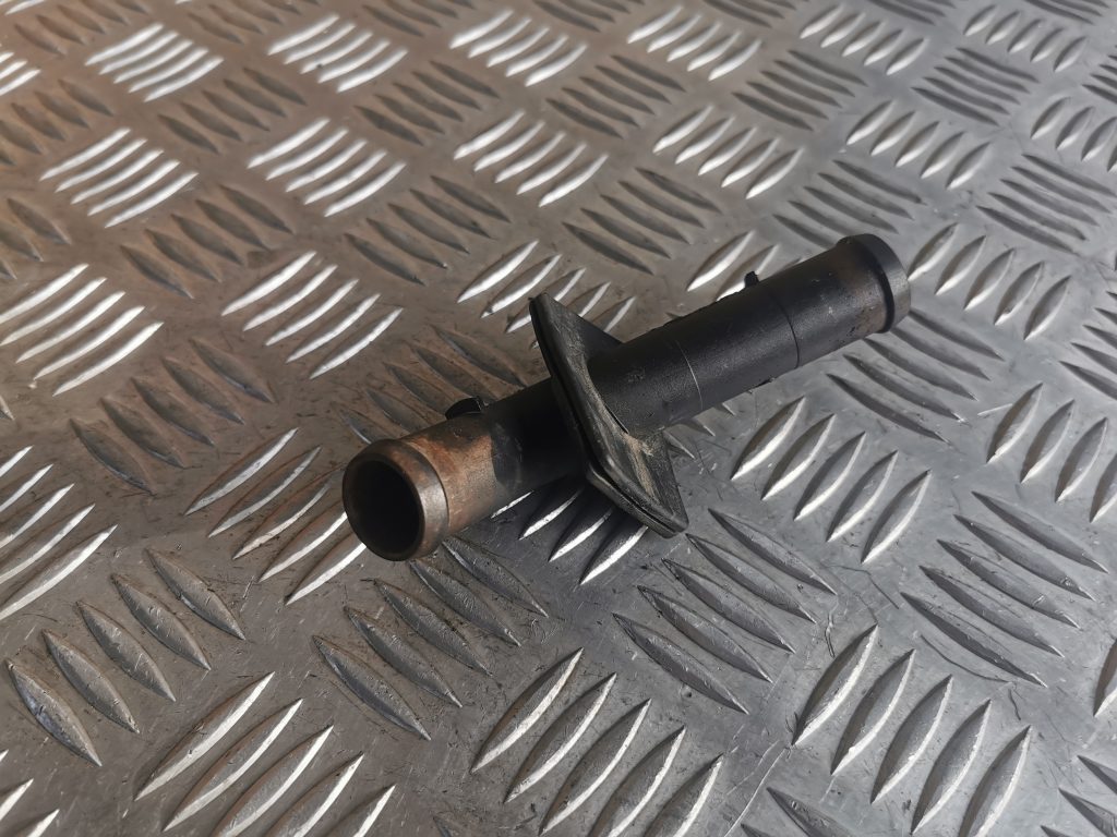 Dzesēšanas caurule priekš MERCEDES BENZ ML320 2005 BLACK 1 Dzesēšanas caurule priekš MERCEDES BENZ ML320 2005 BLACK