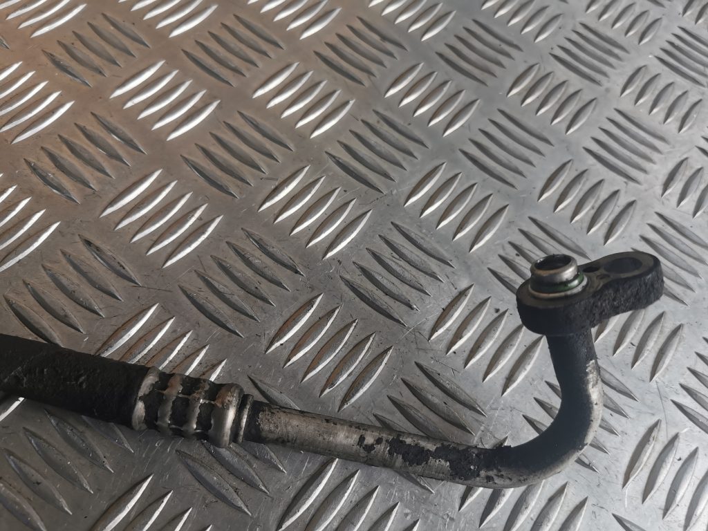 Gaisa kondicioniera caurule priekš MERCEDES BENZ ML320 2005 BLACK 3 Gaisa kondicioniera caurule priekš MERCEDES BENZ ML320 2005 BLACK