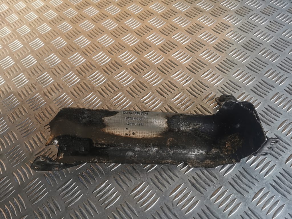 Karstuma aizsargs (mazs) priekš MERCEDES BENZ ML320 2005 BLACK 3 Karstuma aizsargs (mazs) priekš MERCEDES BENZ ML320 2005 BLACK