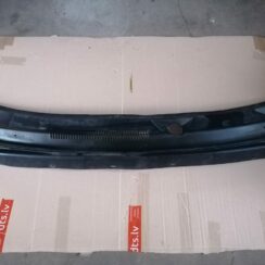 Vējstikla uzlikas (deflektora) režģis priekš DODGE JOURNEY 2008