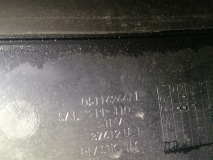 Vējstikla uzlikas (deflektora) režģis priekš DODGE JOURNEY 2008