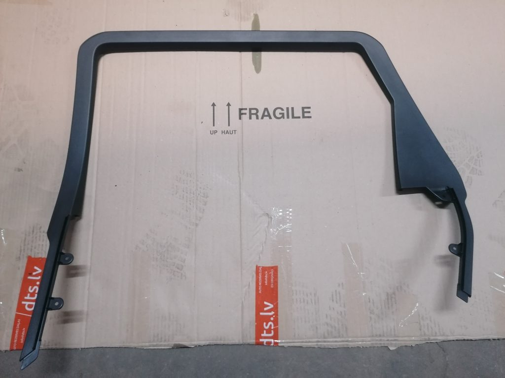 Aizmugurējo labo durvju moldings priekš DODGE JOURNEY 2008 1 Aizmugurējo labo durvju moldings priekš DODGE JOURNEY 2008