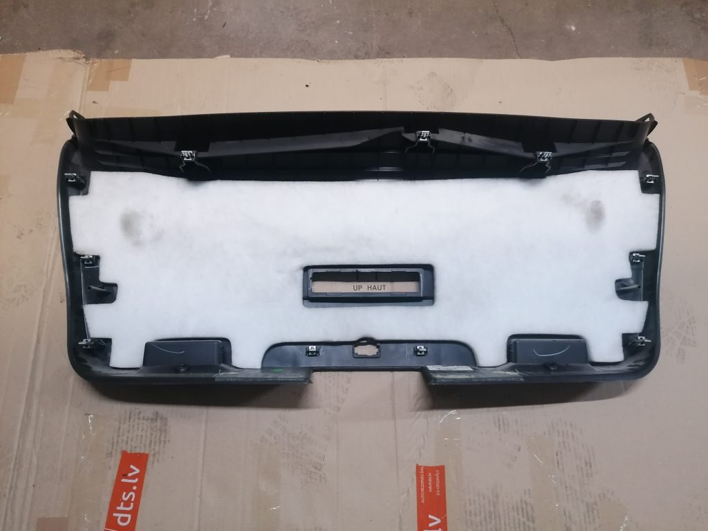 Bagāžnieka vāka liela apdare priekš DODGE JOURNEY 2008 3 Bagāžnieka vāka liela apdare priekš DODGE JOURNEY 2008