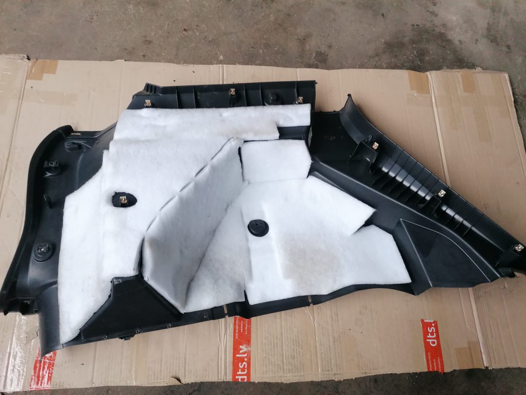 Bagāžnieka nodalījuma sānu apdare priekš DODGE JOURNEY 2008 4 Bagāžnieka nodalījuma sānu apdare priekš DODGE JOURNEY 2008